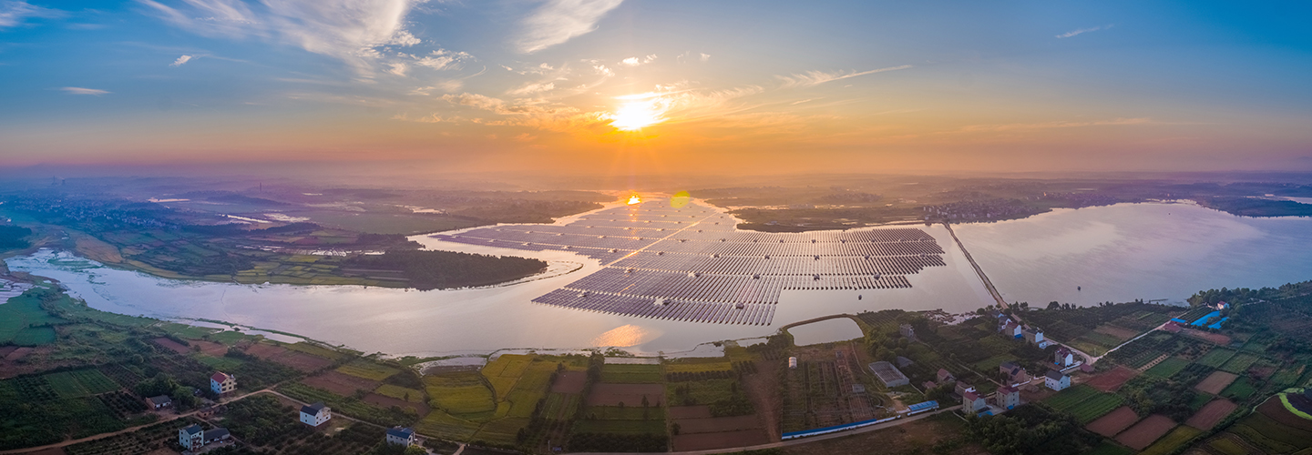 开云(中国大陆)Kaiyun科技江西鄱阳123.235MW “渔光互补”型光伏发电扶贫项目